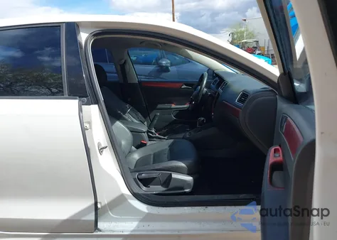 2011 Volkswagen Jetta 2.5L Se z USA, uszkodzony, nr VIN 3VWDZ7AJ1BM383841